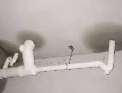 易门卫生间测漏水的几种情景